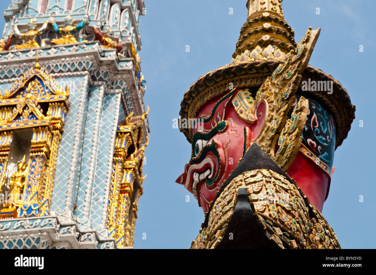 Yaksha, statue statue démoniaque criarde, Wat Phra Kaeo, Grand Palace, Bangkok, Thaïlande Banque D'Images