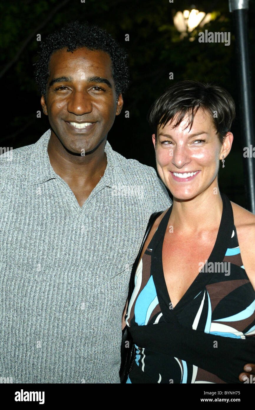 Norm Lewis Et Tara Young Soiree D Ouverture De Romeo Juliette De Shakespeare Dans Le Parc Delacorte Theater Arrivees New York Photo Stock Alamy