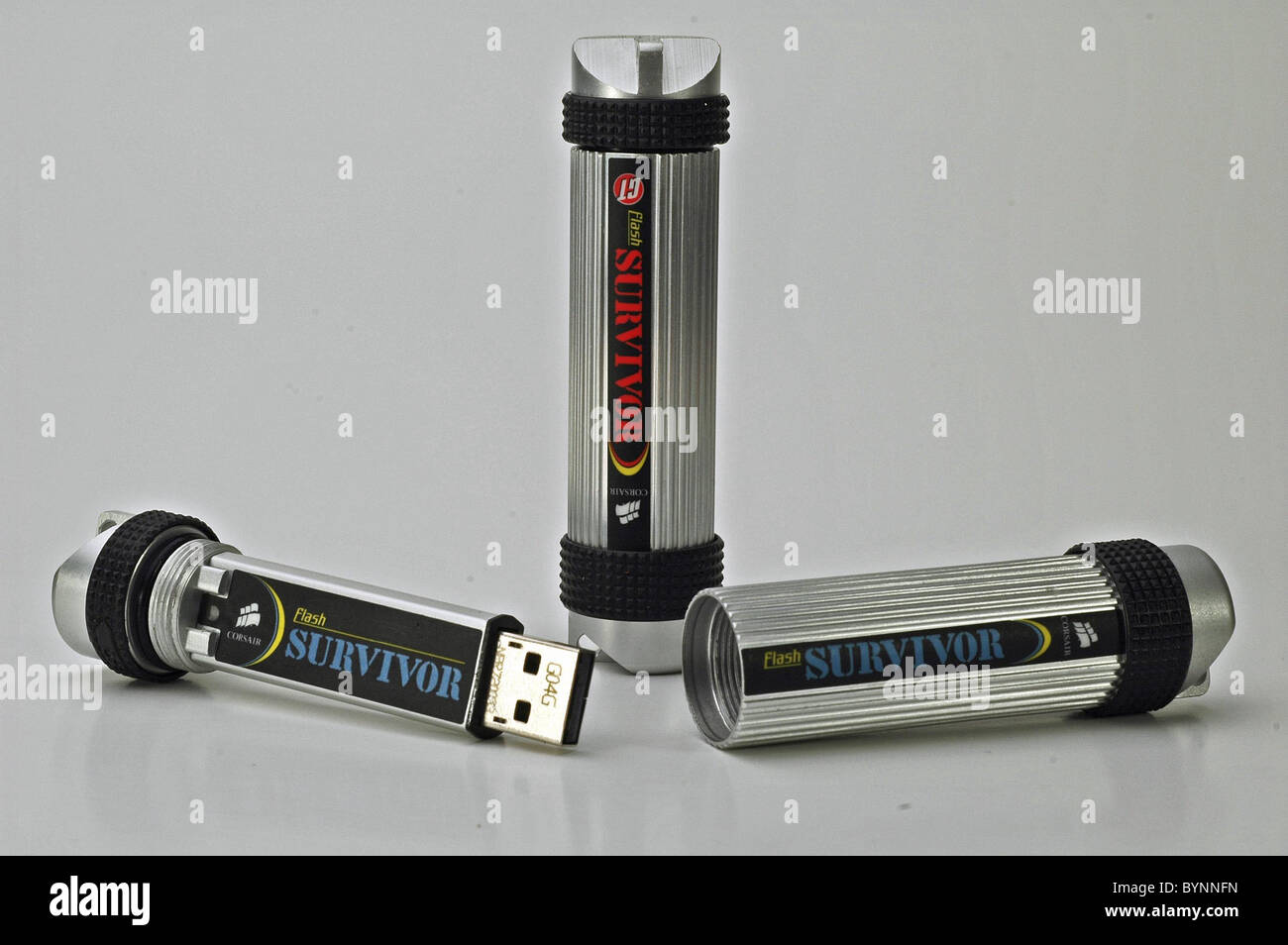 Corsair USB incassable Flash Survivor GT 8 Go est vraiment la clé USB  incassable. Il a réussi à résister à une et bien planifiée Photo Stock -  Alamy