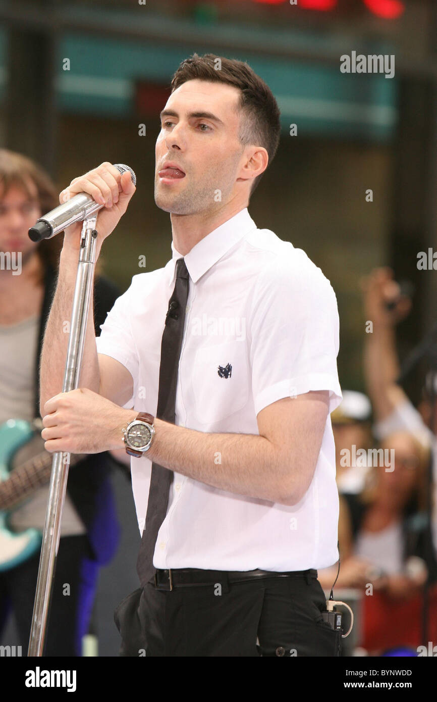 Adam Levine Grammy-winning âme-influencé rock band Maroon 5 Réalisation d'aujourd'hui à 'Le Show 2007 Série de concerts d'été' sur NBC Banque D'Images