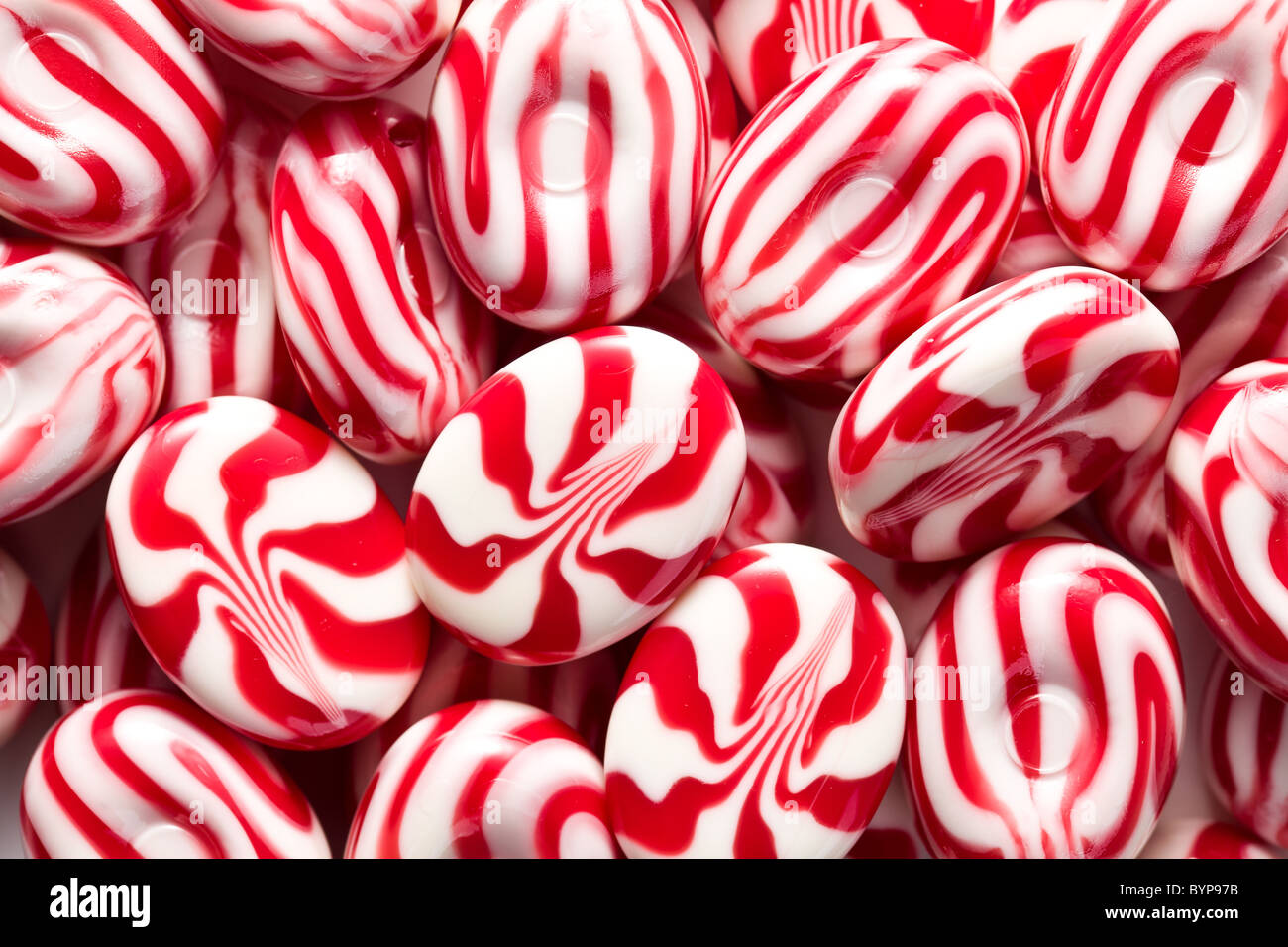 Le savoureux bonbons blanc rouge Photo Stock - Alamy