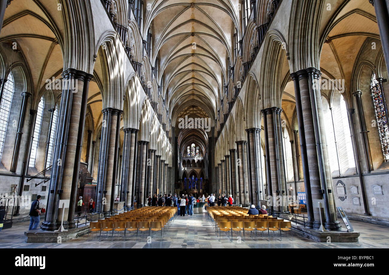 Intérieur de la cathédrale de Salisbury, Salisbury, Wiltshire, Angleterre Banque D'Images