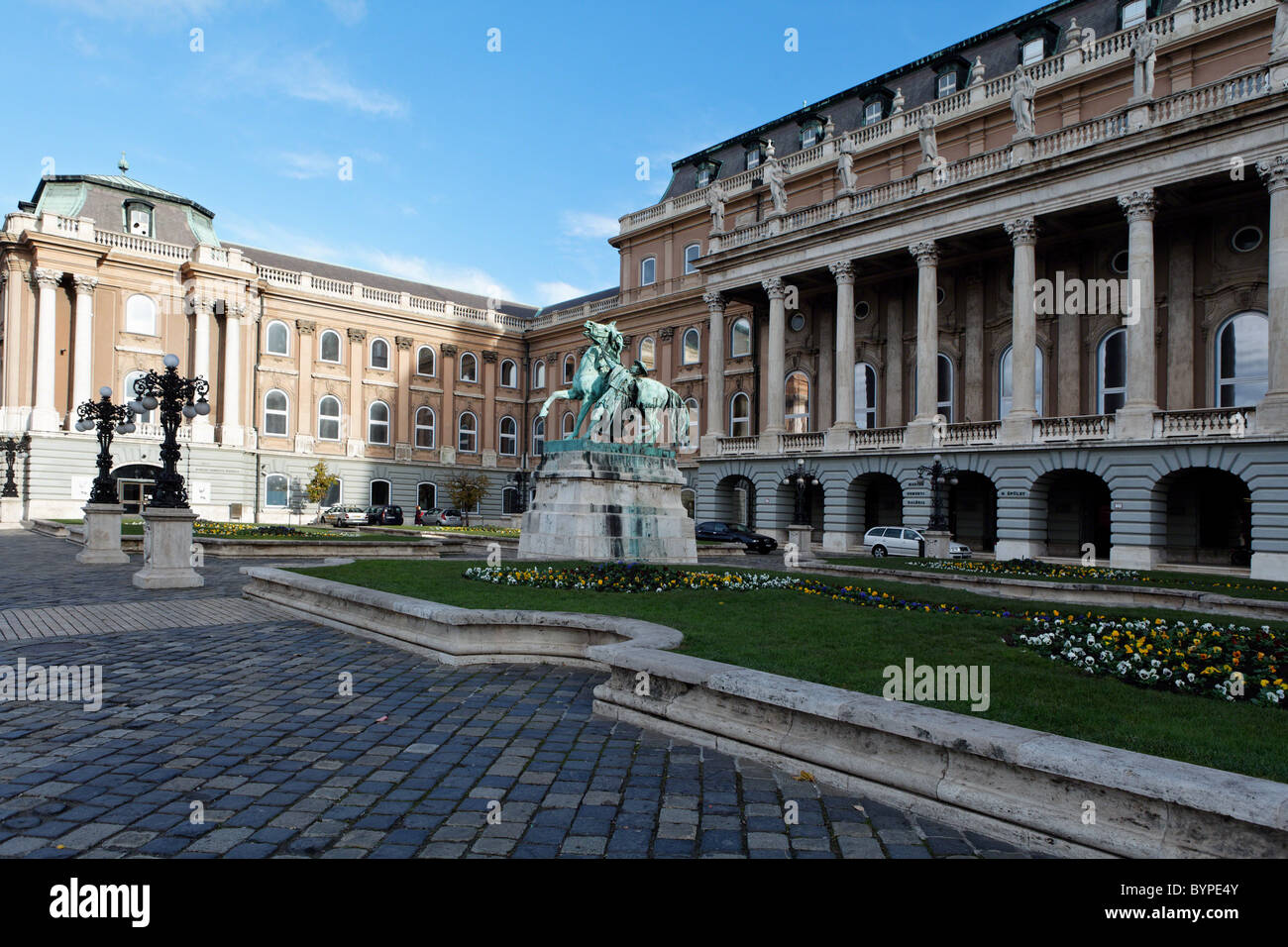 Csikos Cour, aile ouest du Palais du Roi, Budapest, Hongrie Banque D'Images