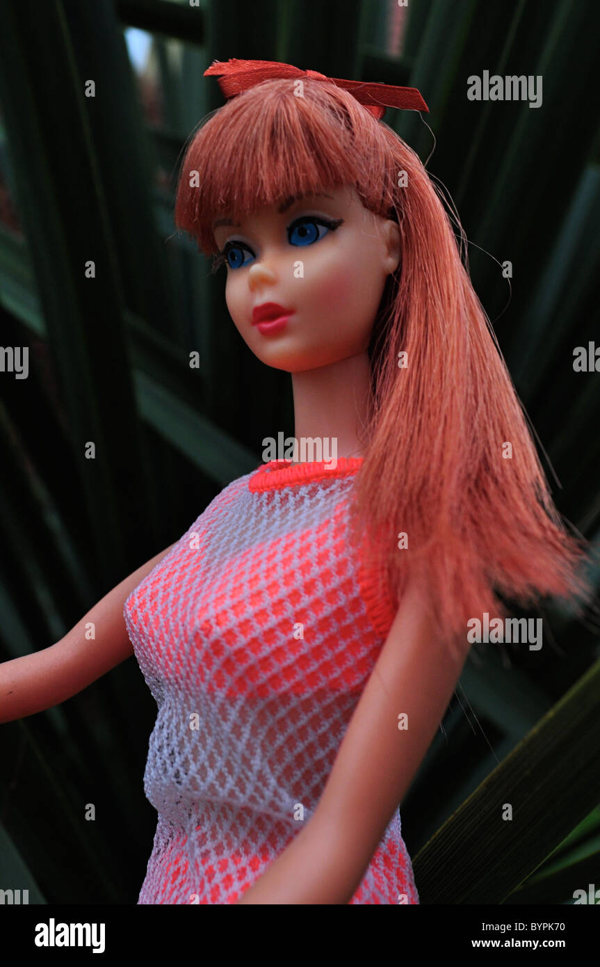 Titien twist & tourner mod vintage poupée Barbie tous les originaux des années 1960, à partir de 1966 avec la poupée nouveau mod chef moule et enracinée de cils. Banque D'Images