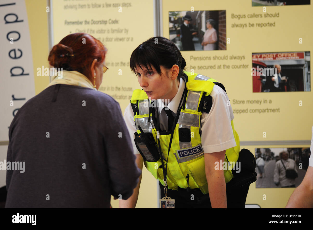 Rencontrez les membres de la communauté policière lors d'une tournée d'information, Bradford Banque D'Images