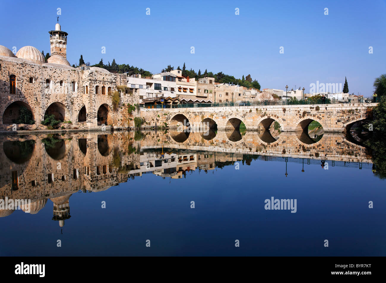Reflet de la vieille ville de Hama, en Syrie Banque D'Images