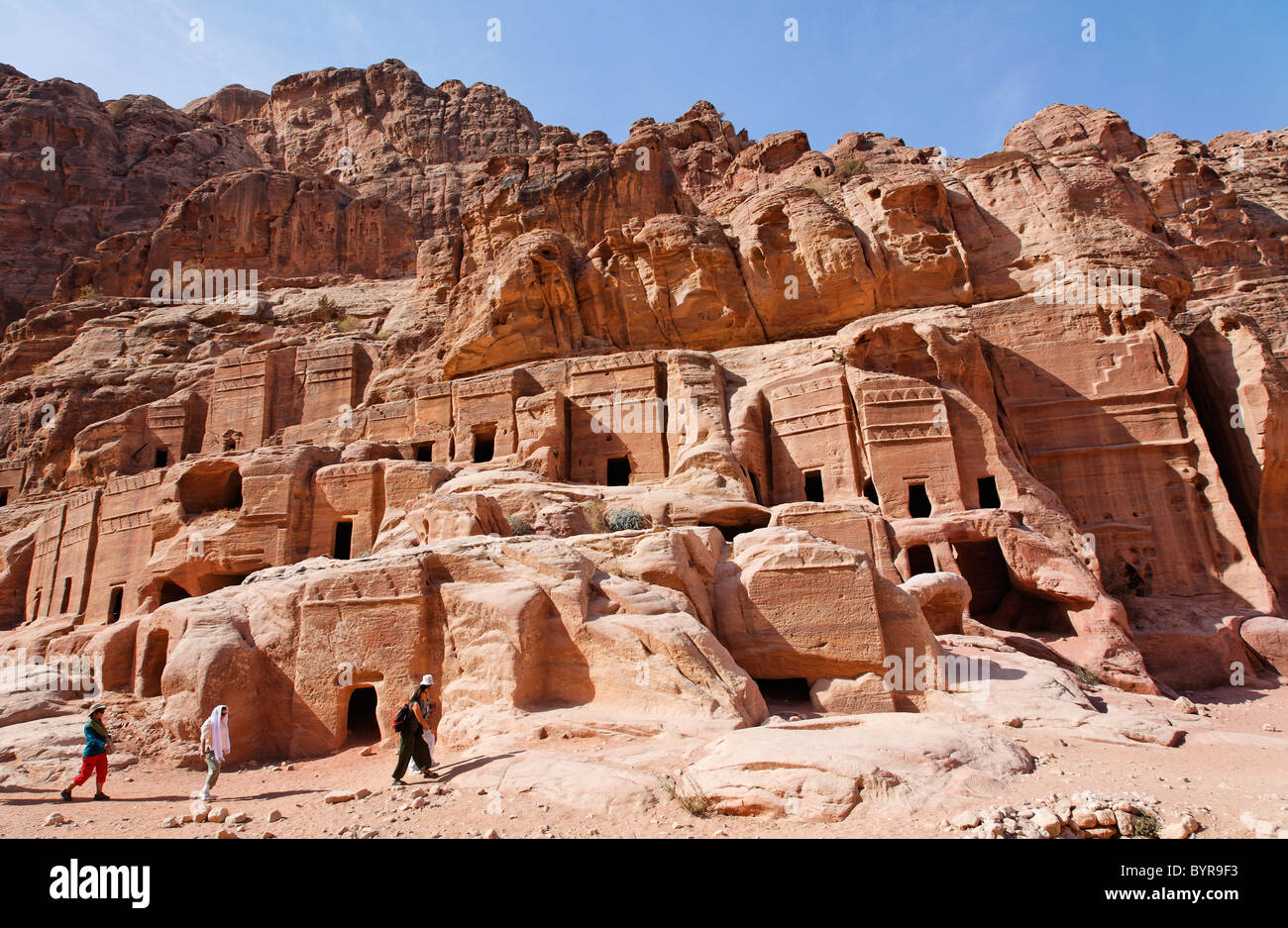 Coupe Rock Tombs sur la rue des façades, Petra, Jordanie Banque D'Images