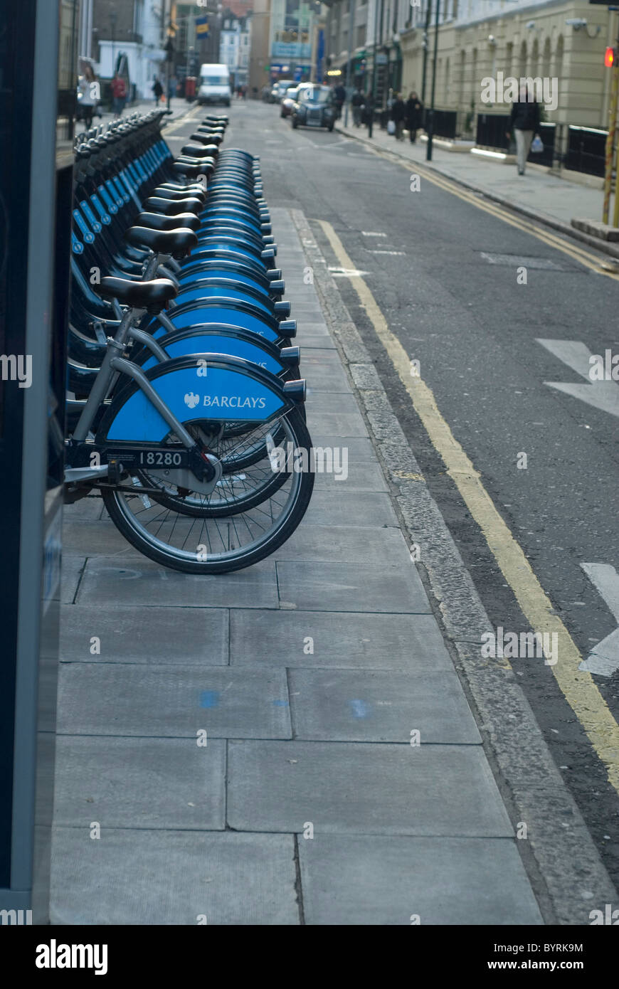 Location de vélos garés prêt Banque D'Images