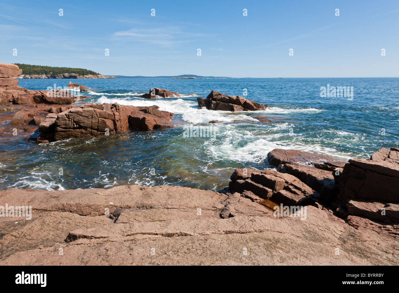 Côte Rocheuse à Thunder Hole dans l'Acadia National Park près de Bar Harbor, Maine Banque D'Images