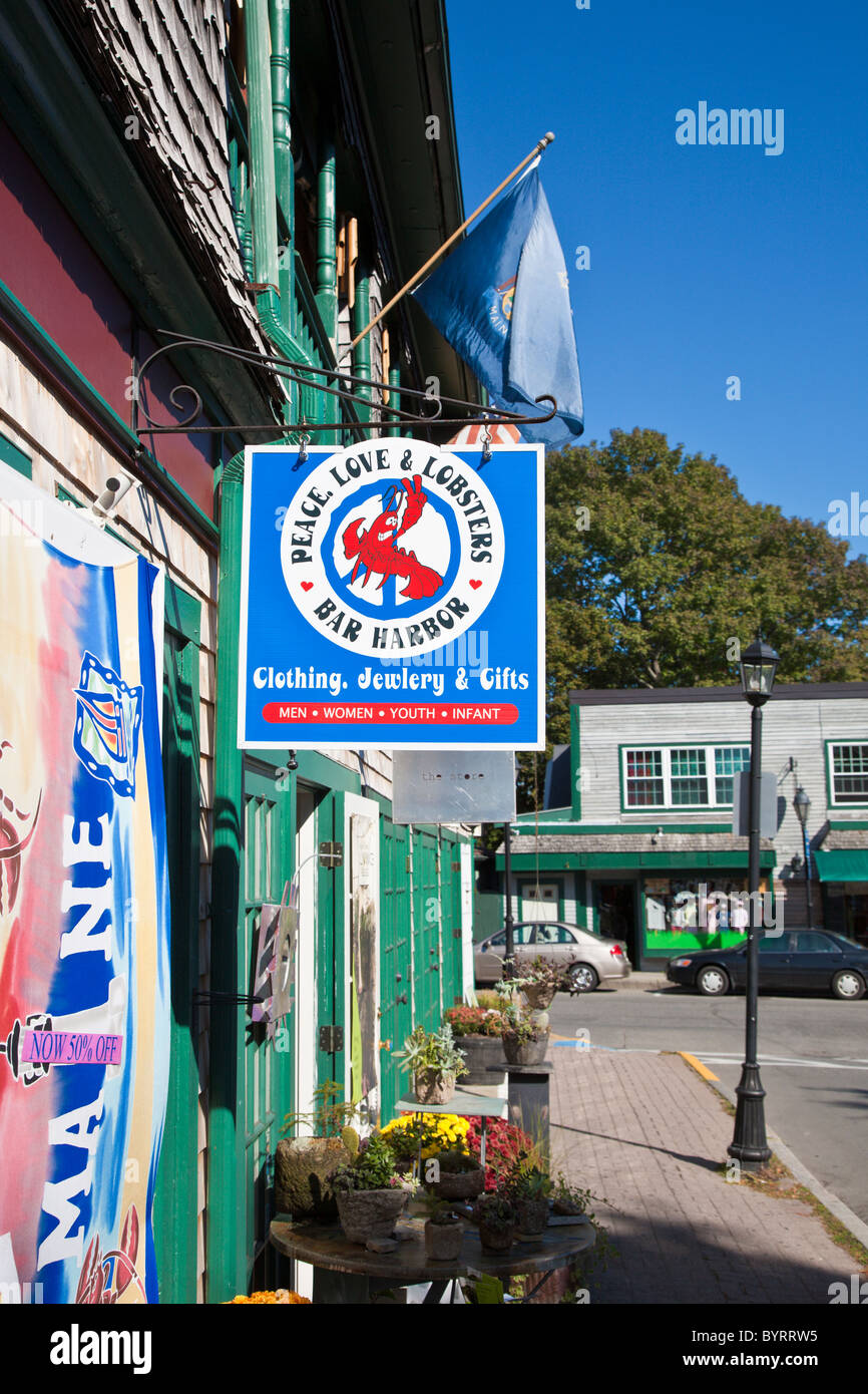 Inscrivez-vous à l'extérieur de la paix, d'amour, et le homard cadeaux sur la Place du Village à Bar Harbor, Maine Banque D'Images