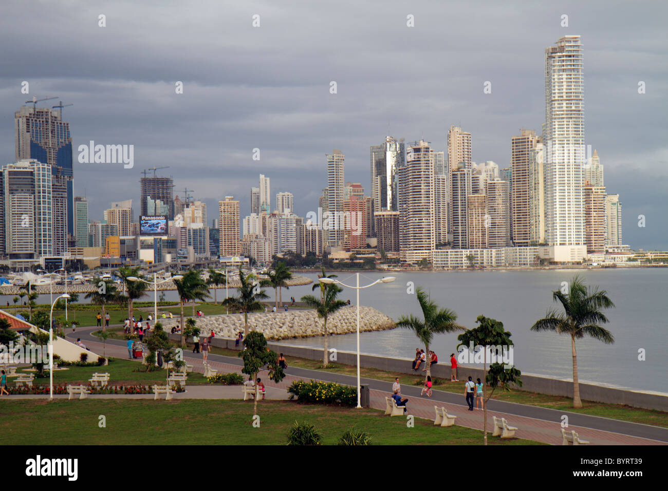 Panama,Amérique latine,Amérique centrale,Panama City,Cinta Costera,Océan Pacifique,eau,Beltway côtier,Bahia de Panama,parc linéaire,horizon,gratte-ciel gratte-ciel de la côte sk Banque D'Images