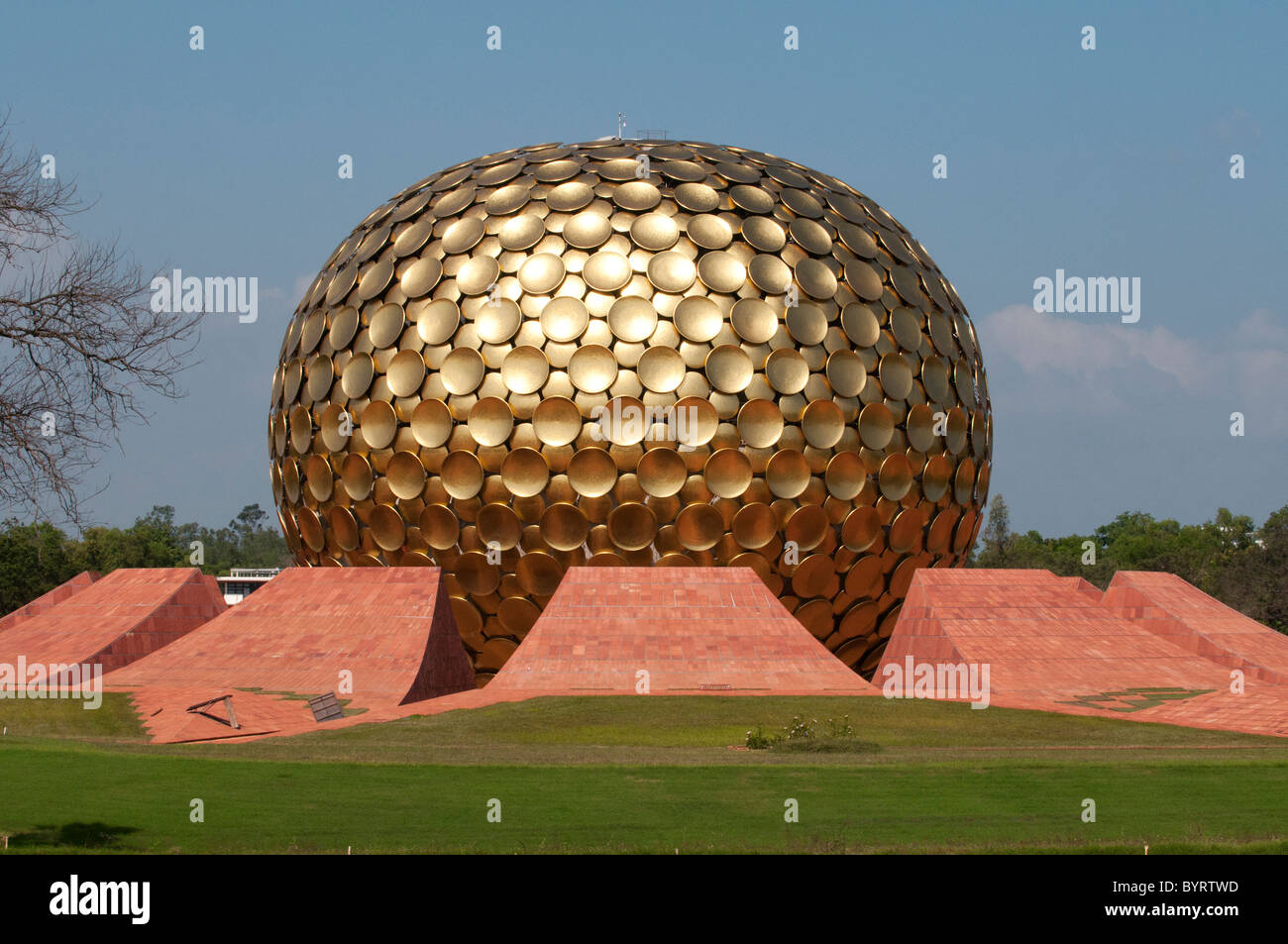 Matrimandir, Auroville, Rhône-Alpes, France Banque D'Images