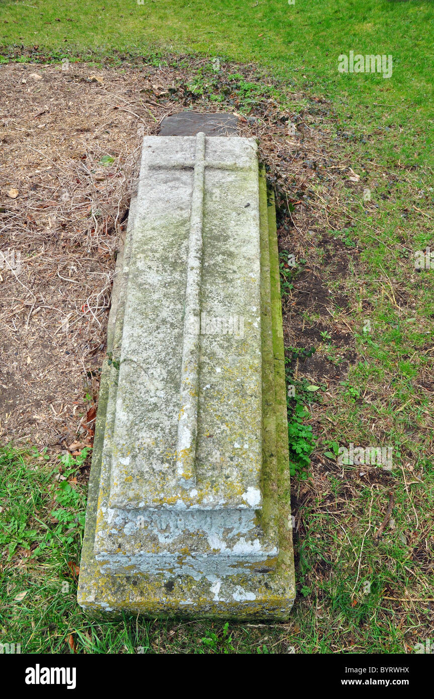 Wiltshire, Angleterre : tombes et monuments historiques en pays churchyards Banque D'Images