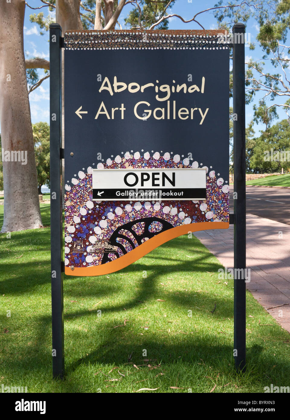 Selective focus sur une galerie d'art autochtones sign in Kings Park, Perth, Australie occidentale Banque D'Images