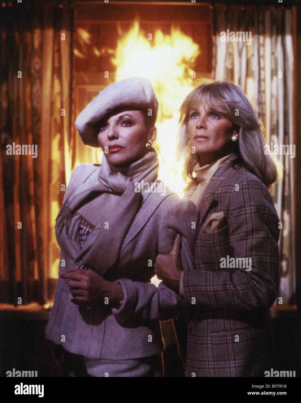 Aaron Spelling dynastie séries télévisées américaines (1981-1989) avec Joan Collins à gauche comme Alexis Colby et Linda Evans comme Krystie Carrington Banque D'Images