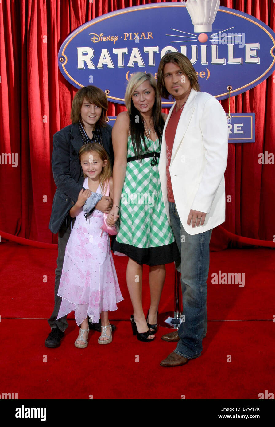 Billy Ray Cyrus et de la famille 'Ratatouille' Première Mondiale au Kodak Theatre - Arrivées Los Angeles, Californie - 22.06.07 Banque D'Images