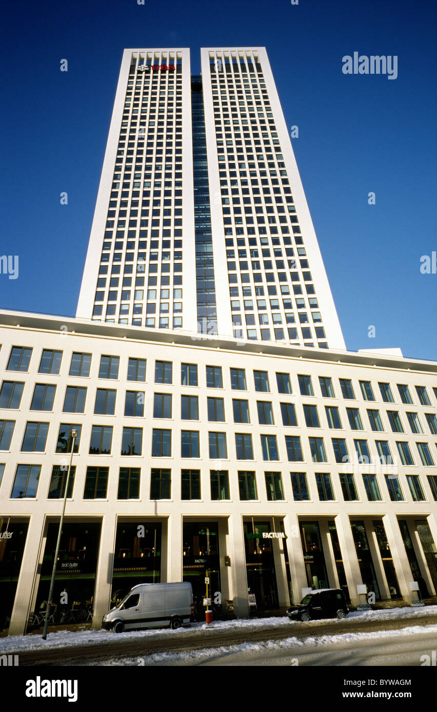 Le soi-disant Opernturm Opernplatz au logement, l'UBS Deutschland AG dans la ville allemande de Francfort am Main. Banque D'Images