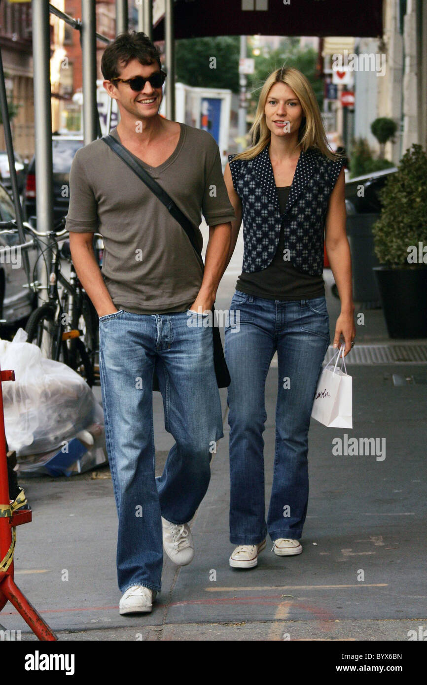 Claire Danes et petit ami Hugh Dancy sur leur chemin à l'Apple Store de Soho New York City, USA - 02.07.07 Anthony Dixon  Banque D'Images