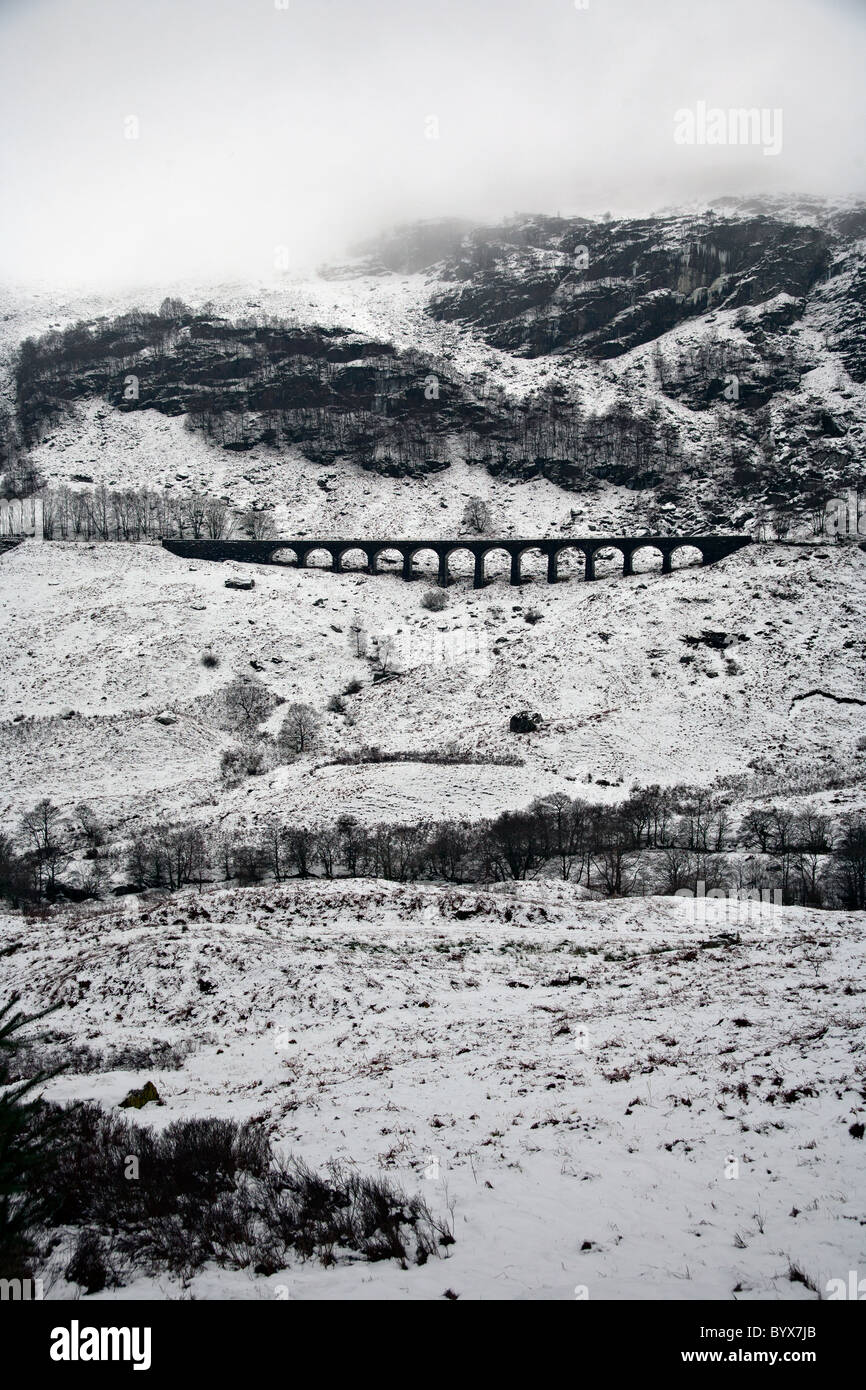 Glen Ogle viaduc de l'A85 Road en Ecosse Banque D'Images