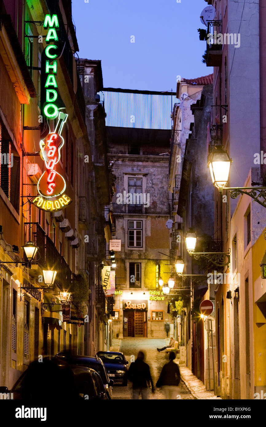 Des joints et de la vie nocturne de fado dans le Bairro Alto, Lisbonne, Portugal Banque D'Images