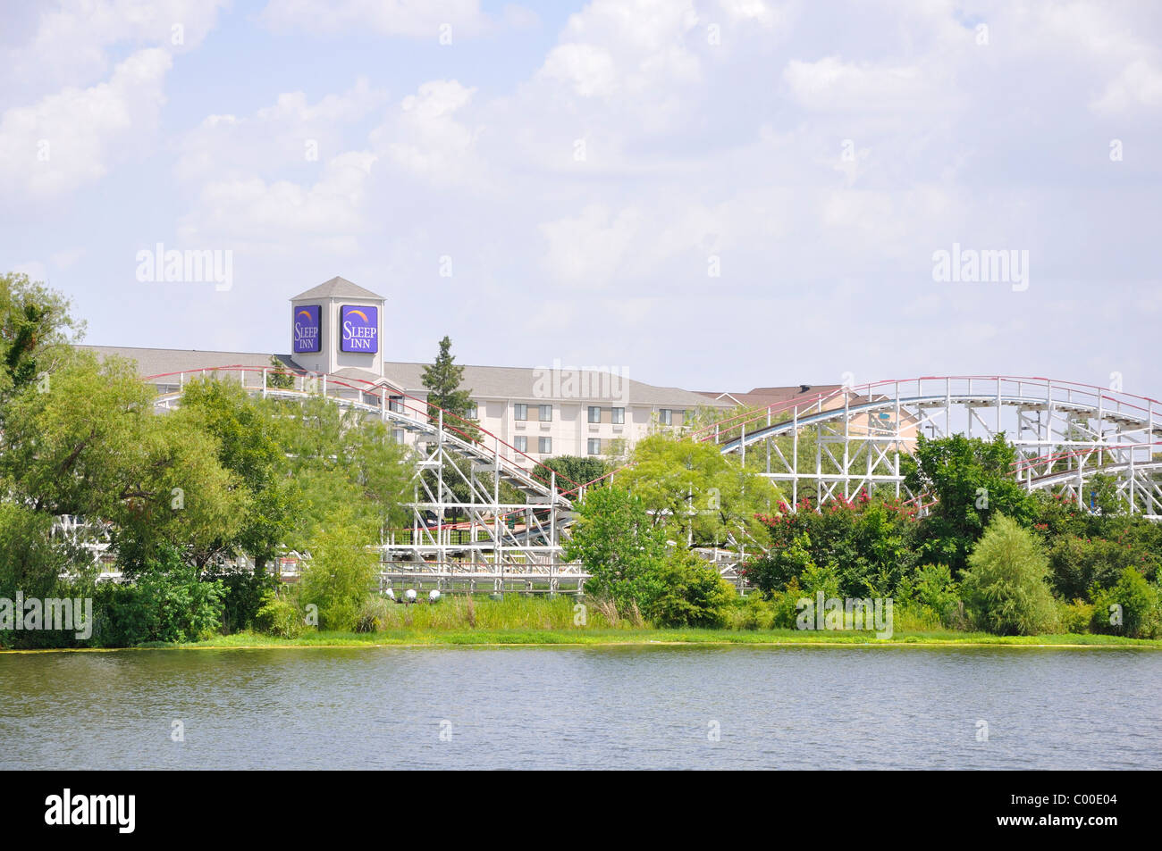 Six Flags Over Texas l'hébergement et des manèges, Fort Worth - Arlington, TX, États-Unis d'Amérique Banque D'Images