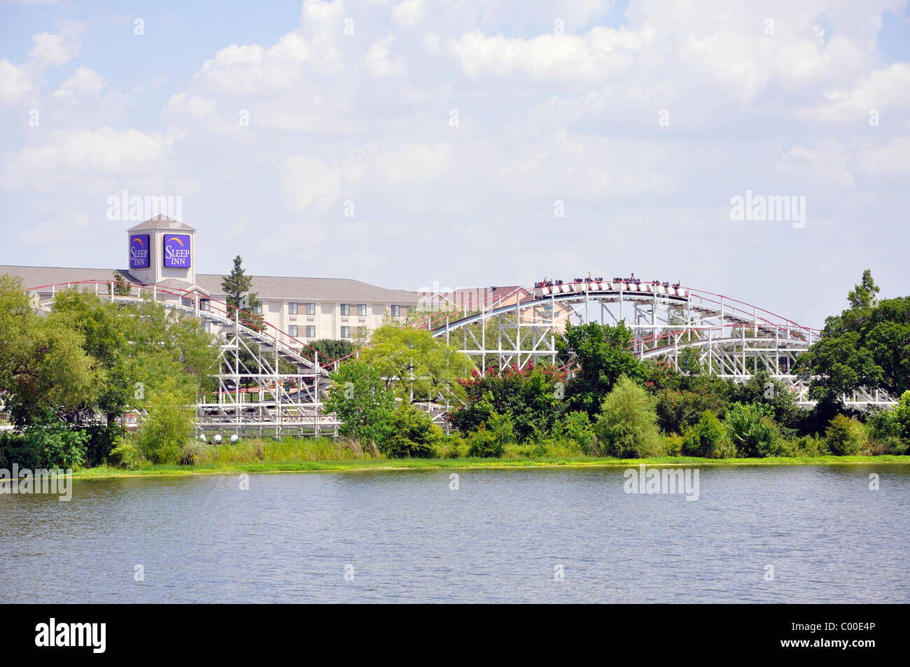 Six Flags Over Texas l'hébergement et des manèges, Fort Worth - Arlington, TX, États-Unis d'Amérique Banque D'Images
