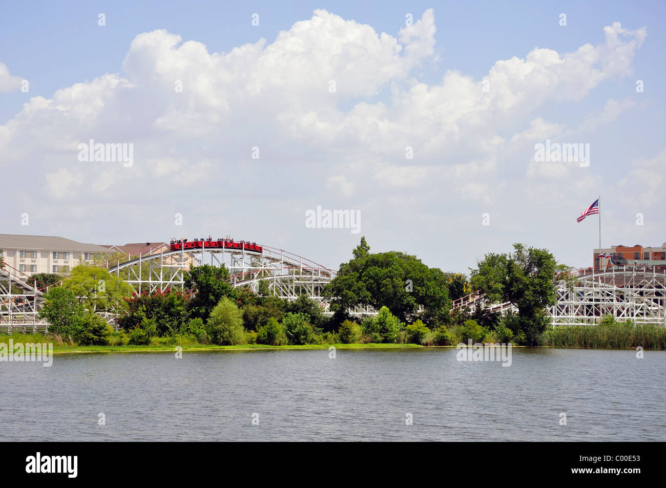Six Flags Over Texas l'hébergement et des manèges, Fort Worth - Arlington, TX, États-Unis d'Amérique Banque D'Images