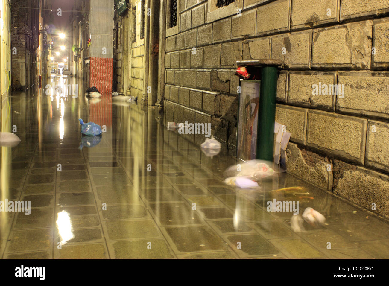 Acqua Alta dans la nuit à Venise, Italie, 2010 Banque D'Images