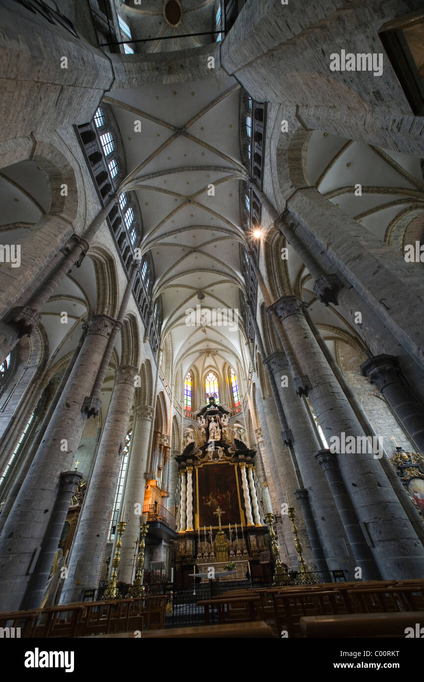 Gand au Flanders-Oost-Vlaanderen, Belgique. Intérieur de l'église St Nicolas, St Niklaaskerk. Banque D'Images