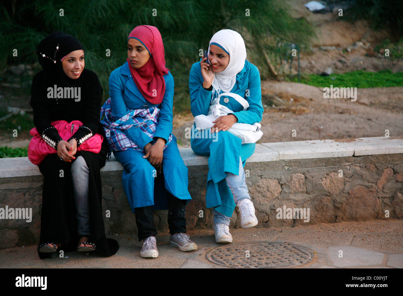 Les jeunes femmes, Aqaba, Jordanie. Banque D'Images