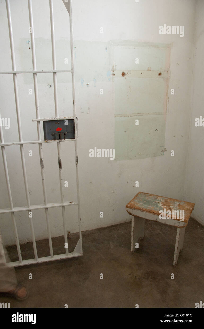 L'Afrique du Sud, Cape Town, l'île de Robben. Cellule de prison dans la section d'un bloc de cellules. Banque D'Images