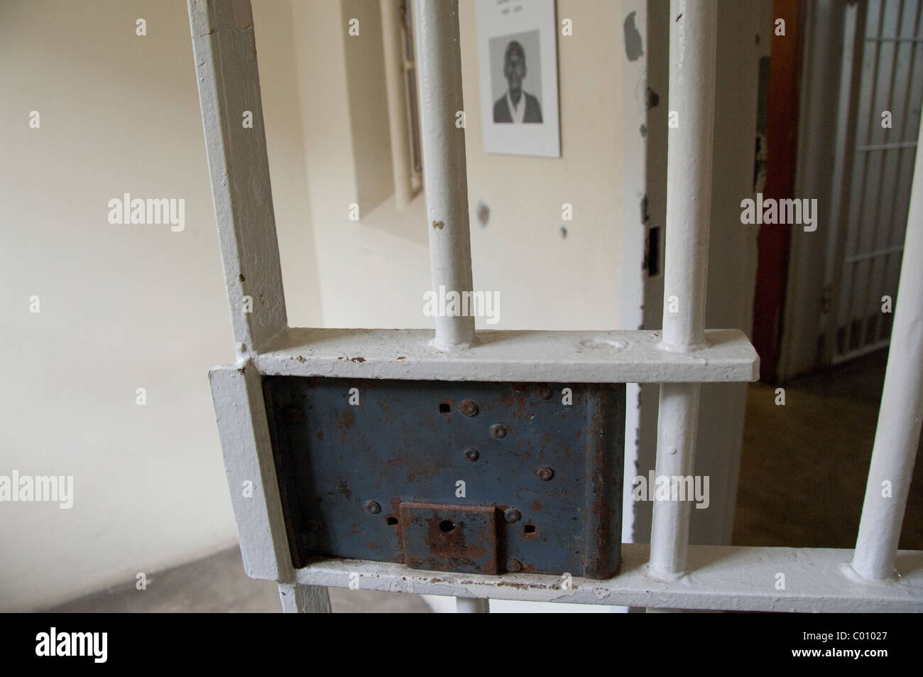 L'Afrique du Sud, Cape Town, l'île de Robben. Cellule de prison dans la section d'un bloc de cellules. Banque D'Images