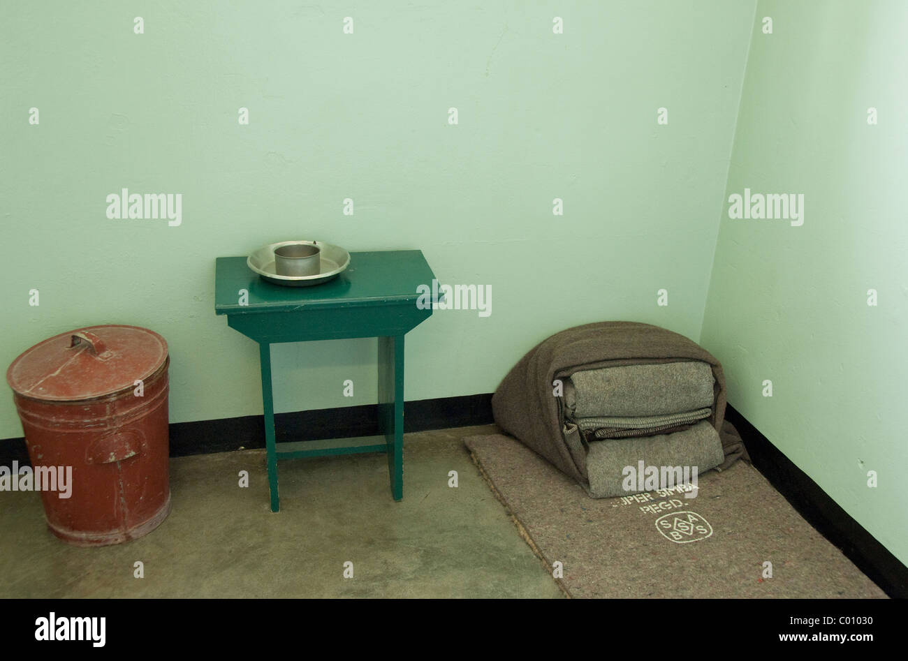 L'Afrique du Sud, Cape Town, l'île de Robben. La cellule de Nelson Mandela. Banque D'Images