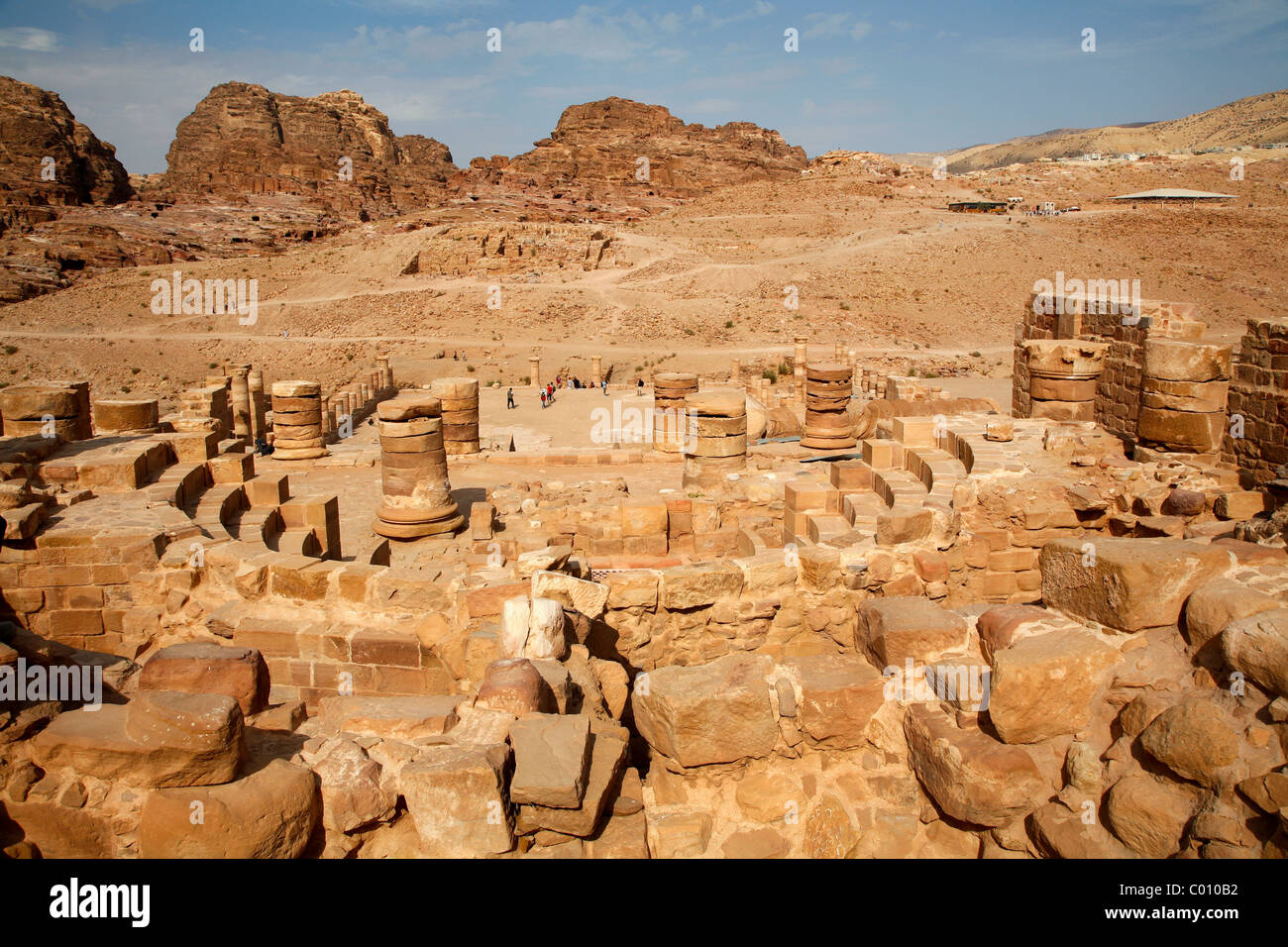 Ruines du palais royal le long de la rue à colonnades, Petra, Jordanie. Banque D'Images