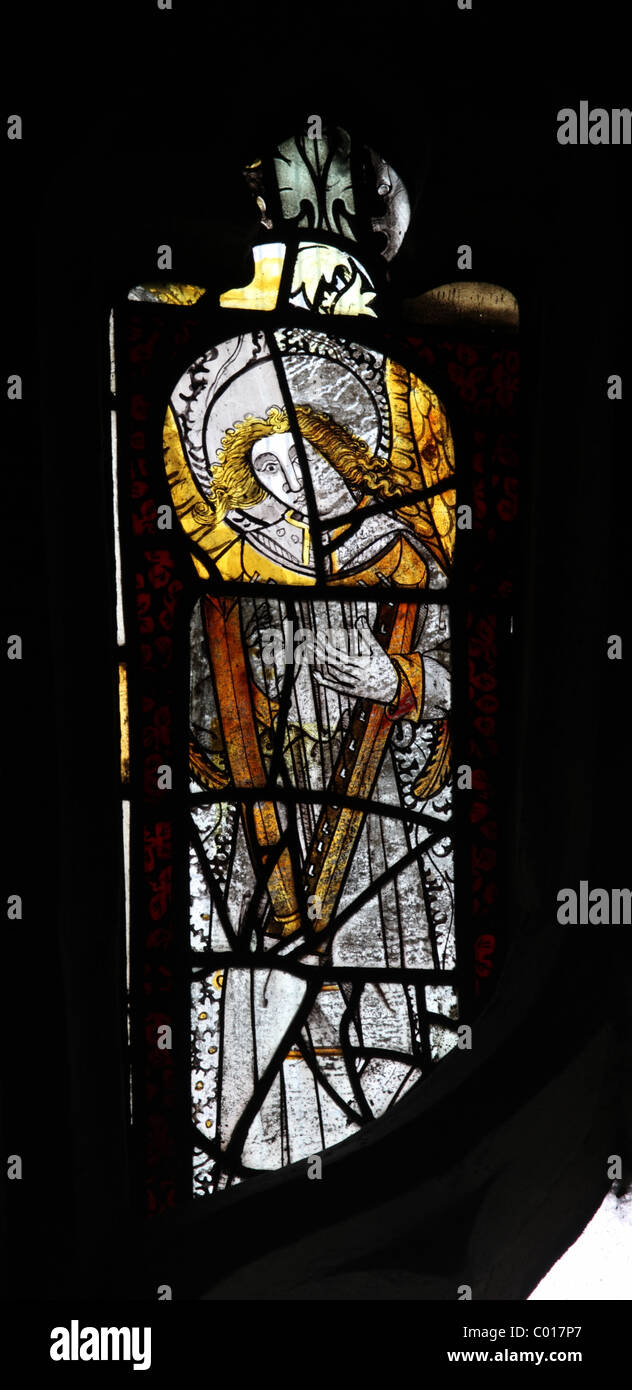 Un vitrail du xvie siècle représentant un ange, l'EATA St's Church, Atcham, Shropshire Banque D'Images