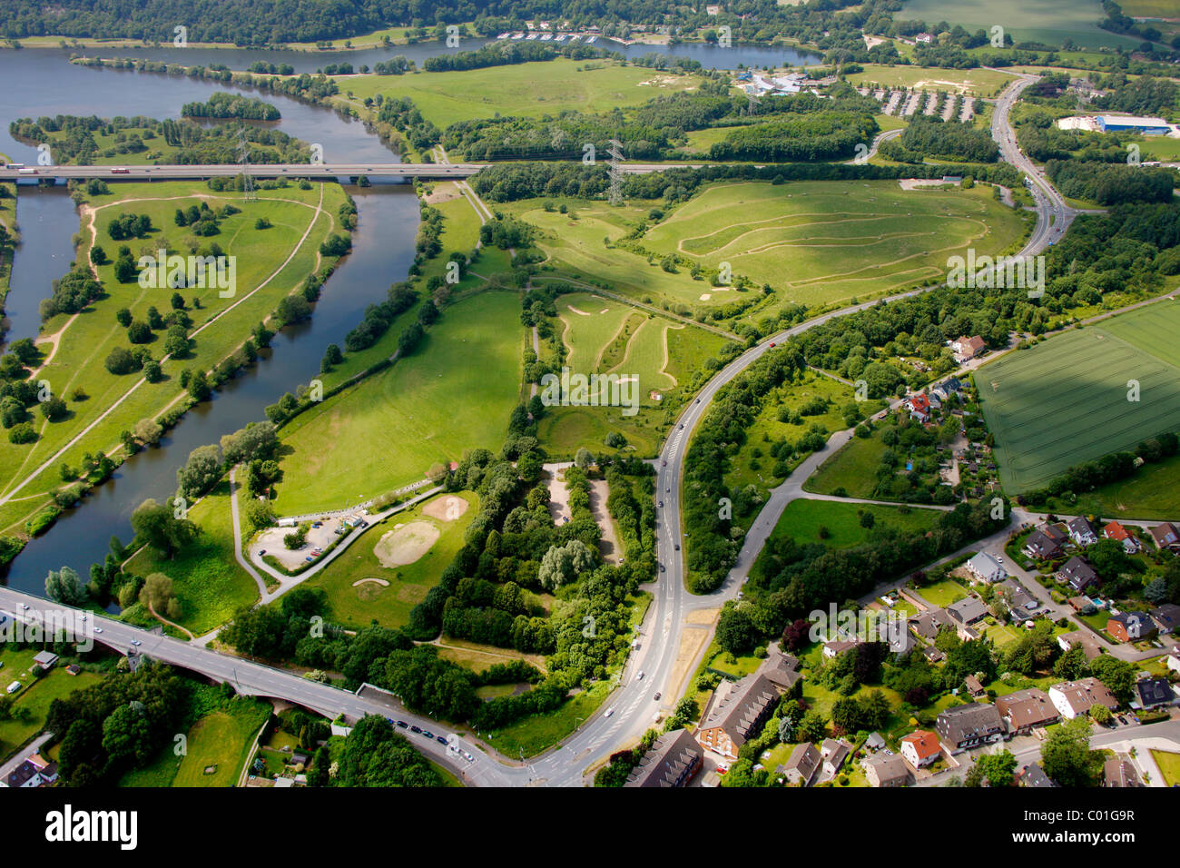 Vue aérienne, terrain de golf, Deponie Heven enfouissement, Seestrasse street, Witten, région de la Ruhr, Rhénanie du Nord-Westphalie Banque D'Images