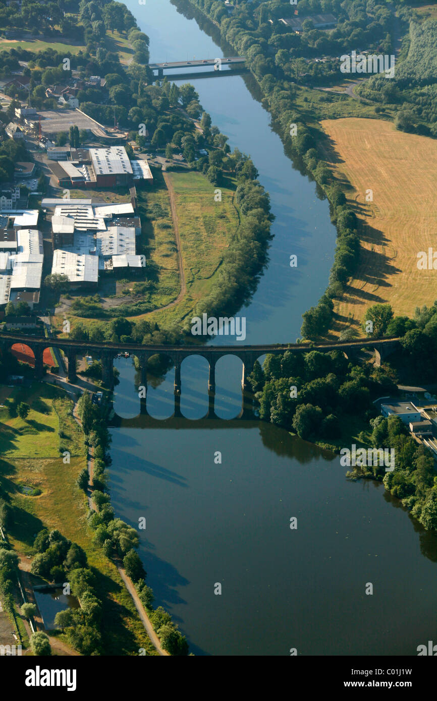 Vue aérienne, l'aqueduc sur Hensteysee Harkortsee lake, lac, rivière de la vallée de la Ruhr, Ruhrtal, Herdecke, région de la Ruhr Banque D'Images