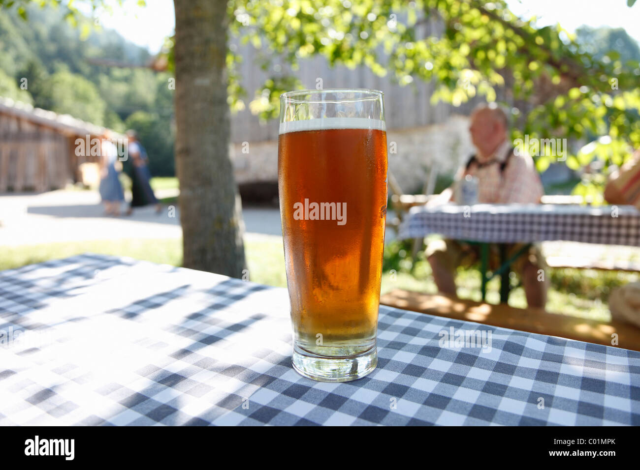 Verre à bière, Markus Wasmeier Farm et musée des sports d'hiver, Schliersee, Haute-Bavière, Bavaria, Germany, Europe Banque D'Images