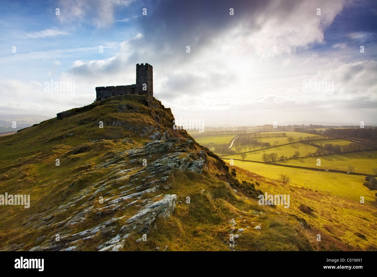 L'église de St Michael de Rupe sur Brentor, Dartmoor National Park, Devon, Angleterre Royaume-uni Banque D'Images