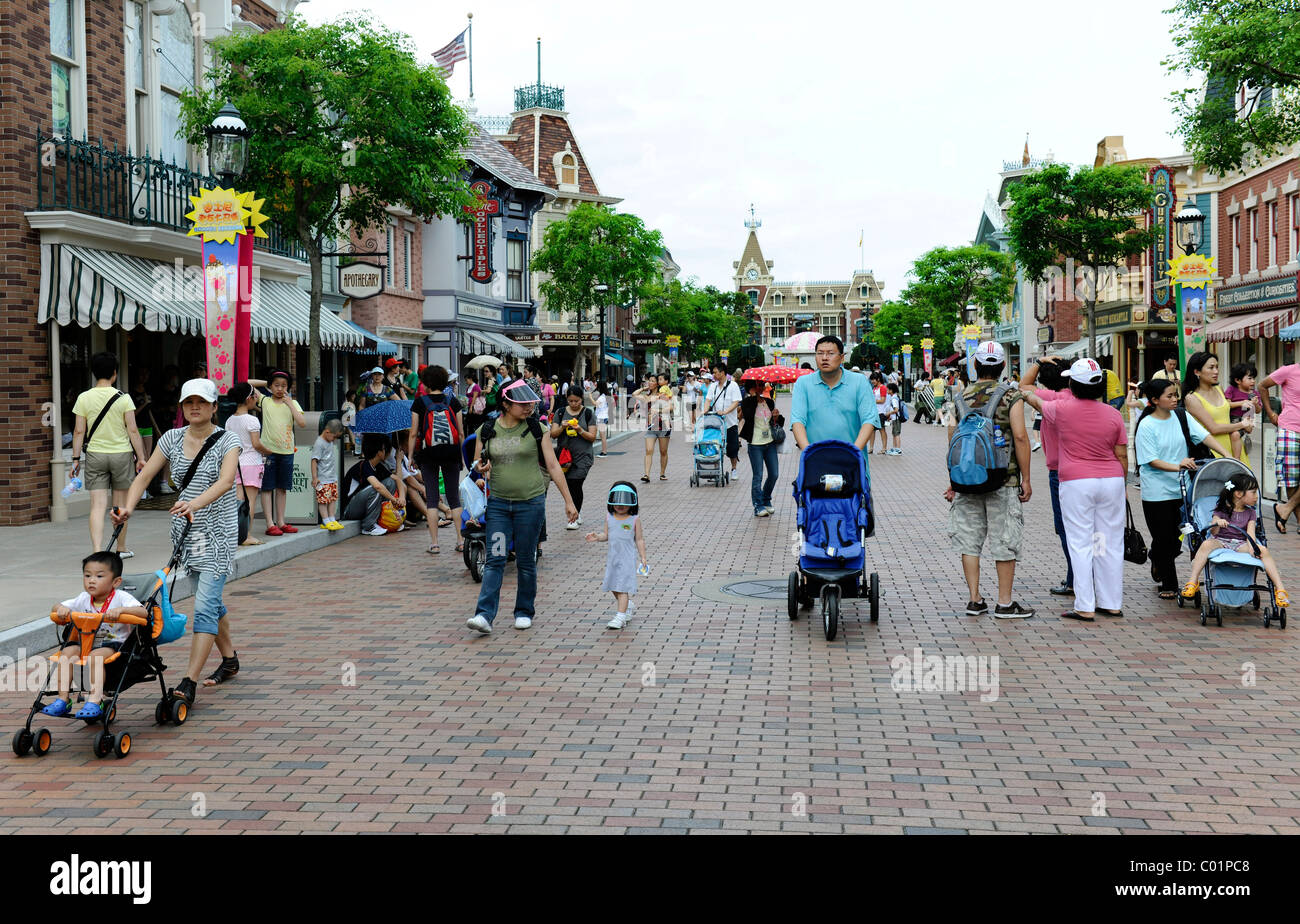 Visiteurs en Disneyland, Hong Kong, Chine, Asie Banque D'Images