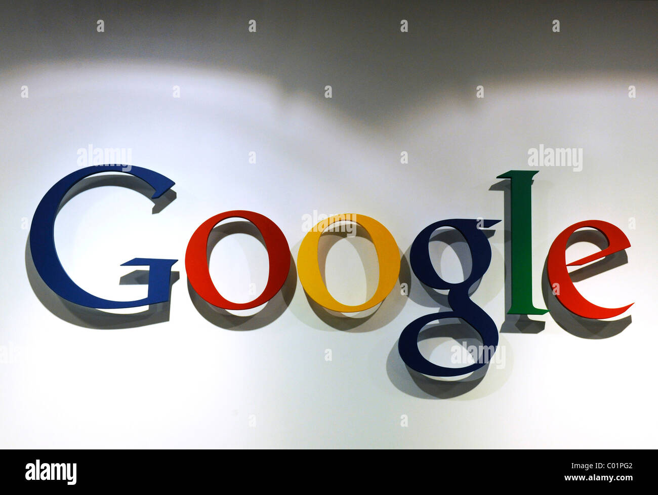 Logo Google sur un mur Banque D'Images