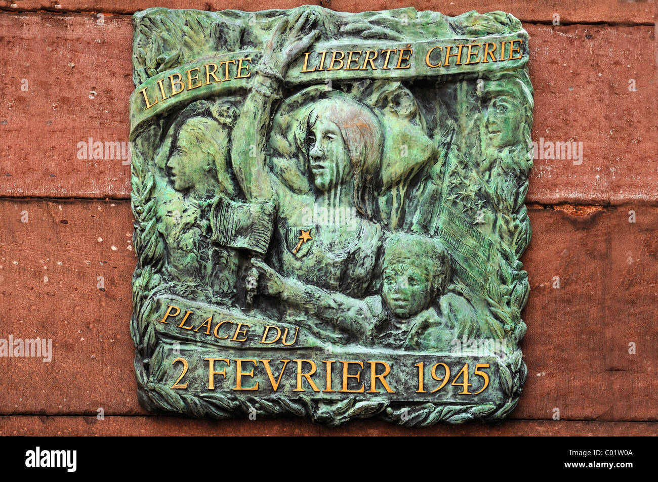 Plaque à la mémoire de la libération de la France dans la seconde guerre mondiale, 2 février 1945, Grand Rue, Colmar, Alsace, France, Europe Banque D'Images