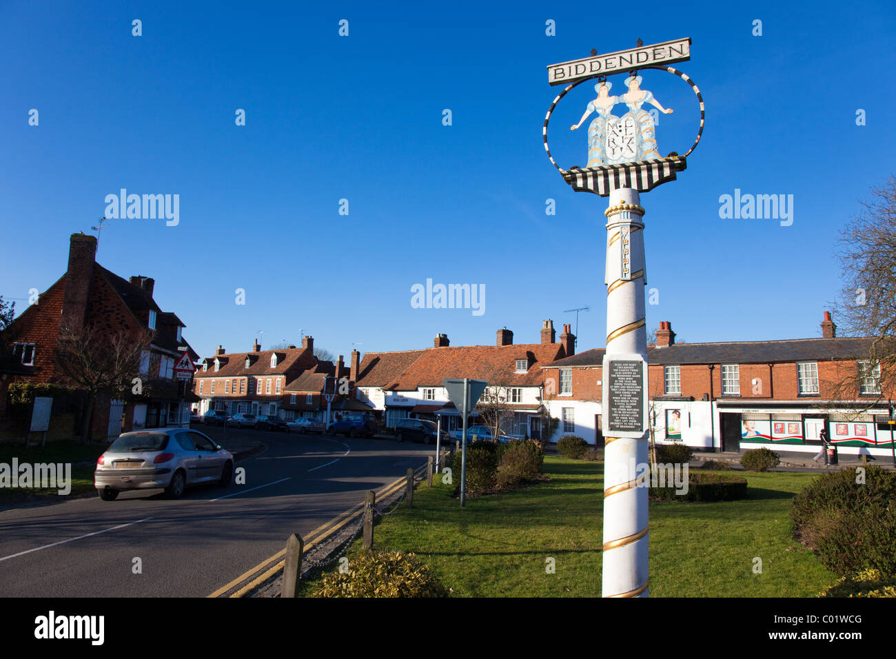 Panneau du village et village green Biddenden, Kent, UK. Banque D'Images
