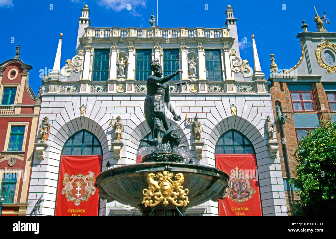 La Cour d'Artus et fontaine de Neptune, Long Marché, Gdansk, Pologne, Mazurie, Europe Banque D'Images