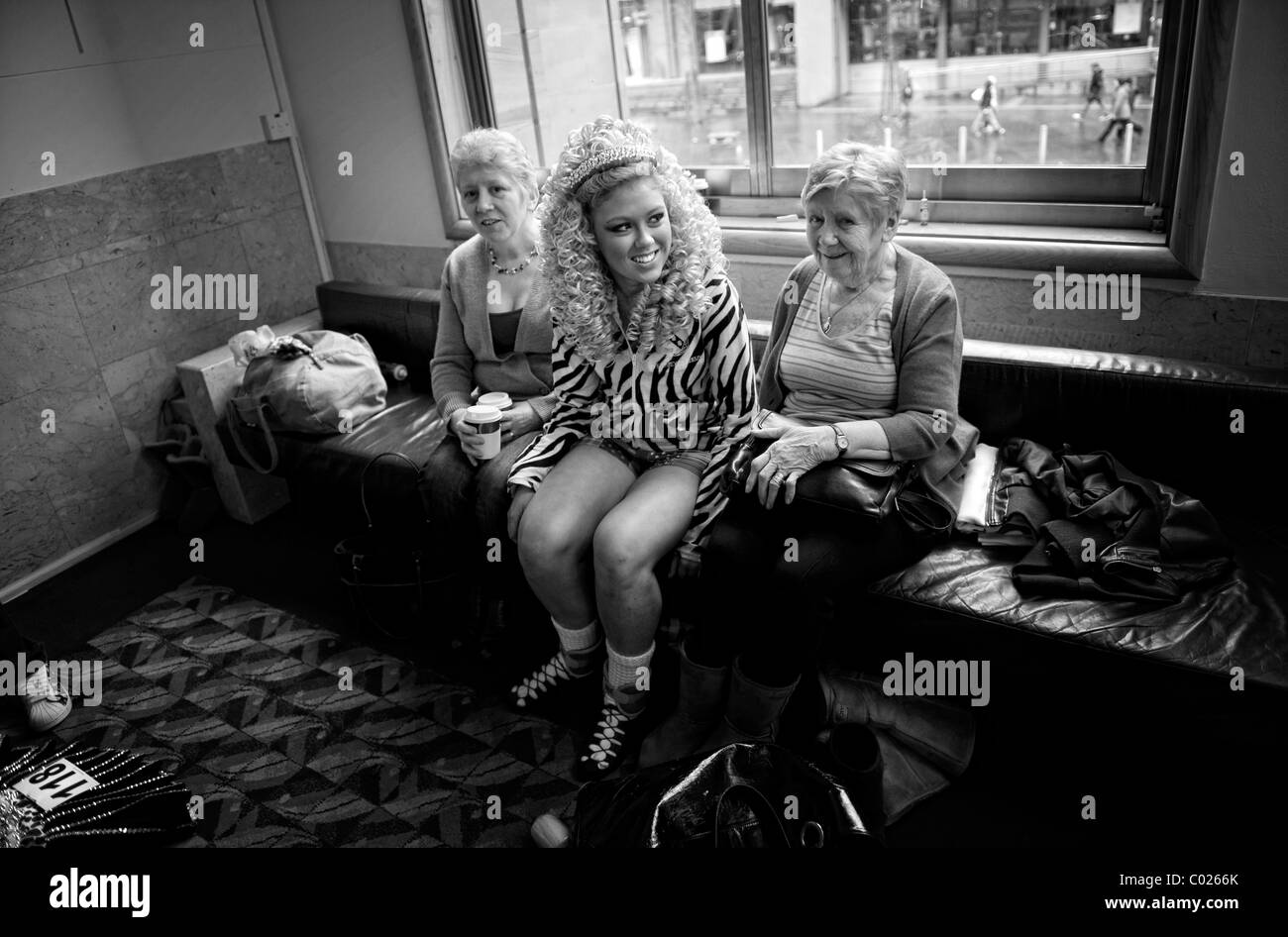 Danseur avec la famille. 2010 Championnats du monde de danse irlandaise à la Glasgow Royal Concert Hall. Banque D'Images