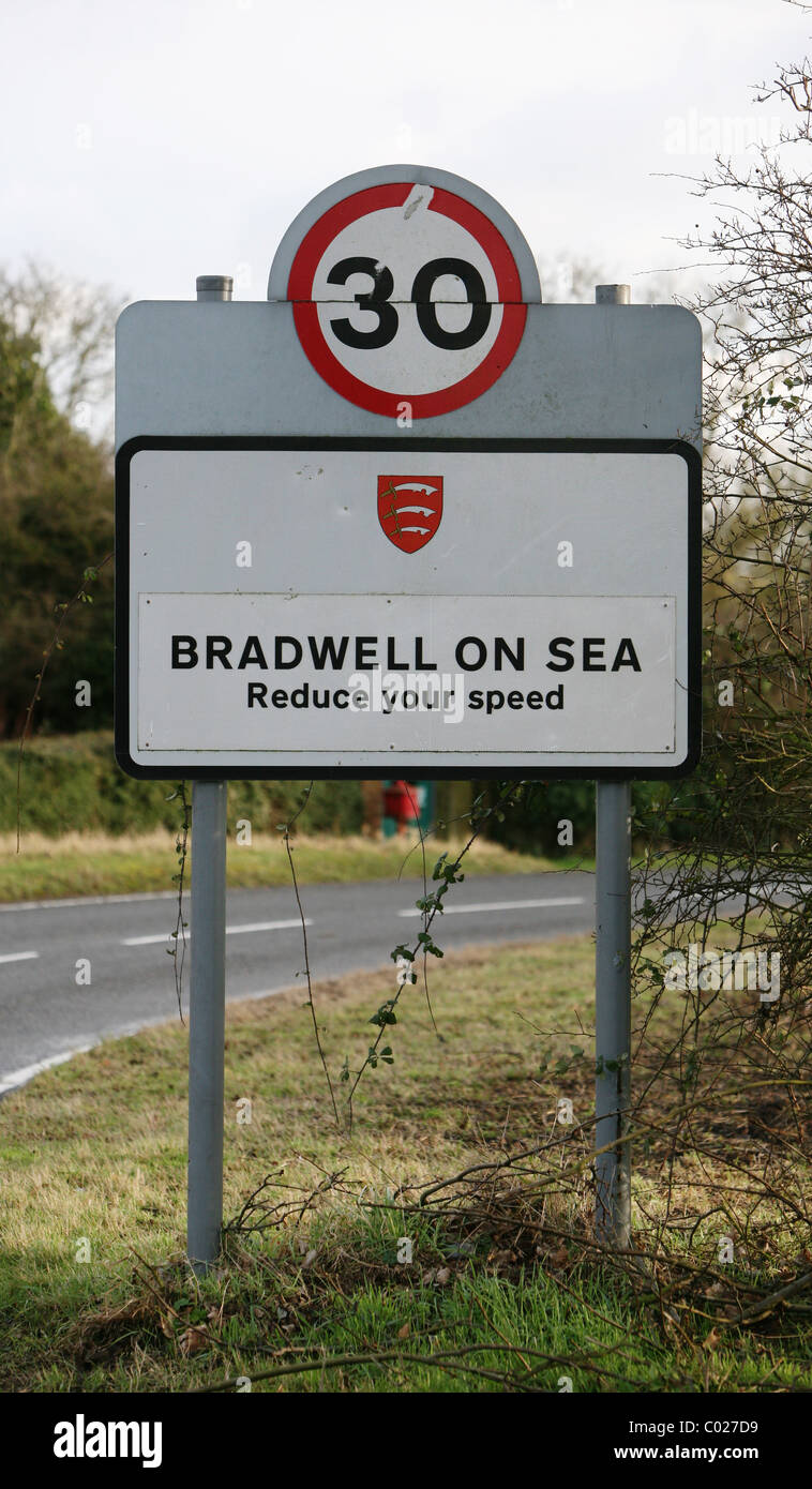 Sur Mer à Bradwell Essex où il y a une centrale nucléaire Banque D'Images