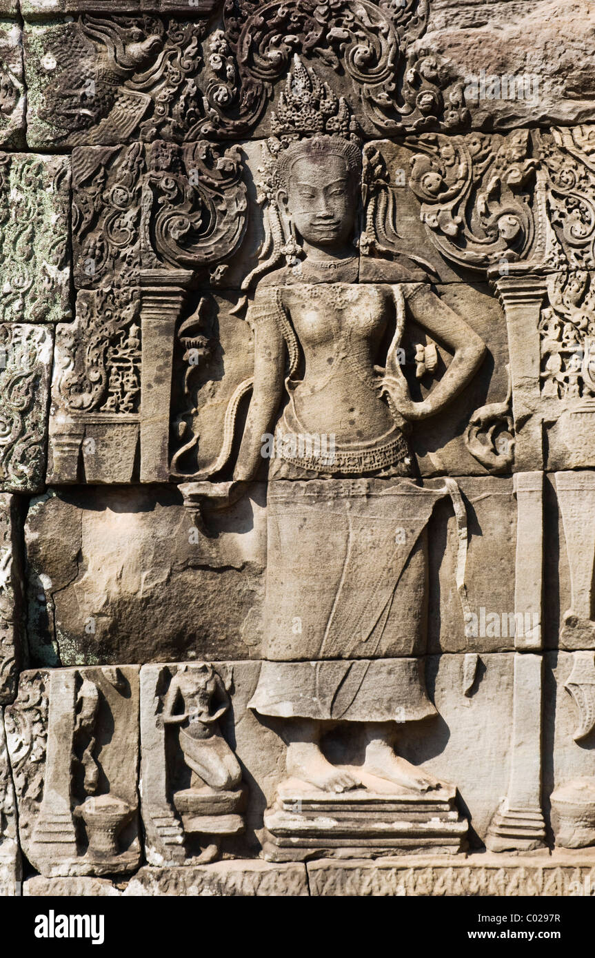 Soulagement de la danseuse Apsara, temple Bayon, temples d'Angkor, Siem Reap, Cambodge, Indochine, Asie du sud-est Banque D'Images