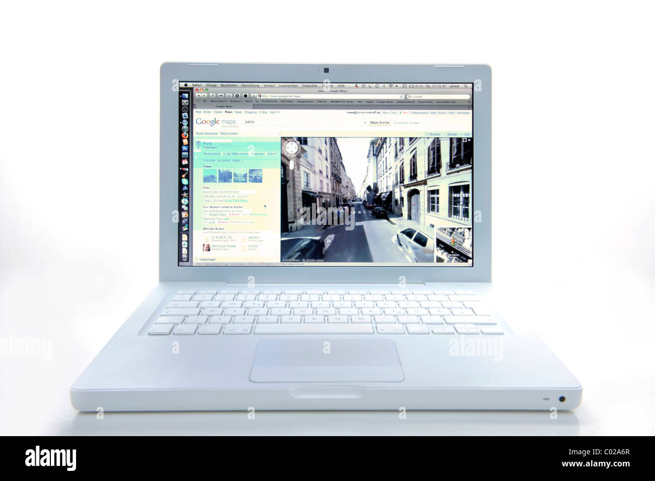 L'écran de l'ordinateur portable affichant l'image de la ville sur Google Street View Banque D'Images