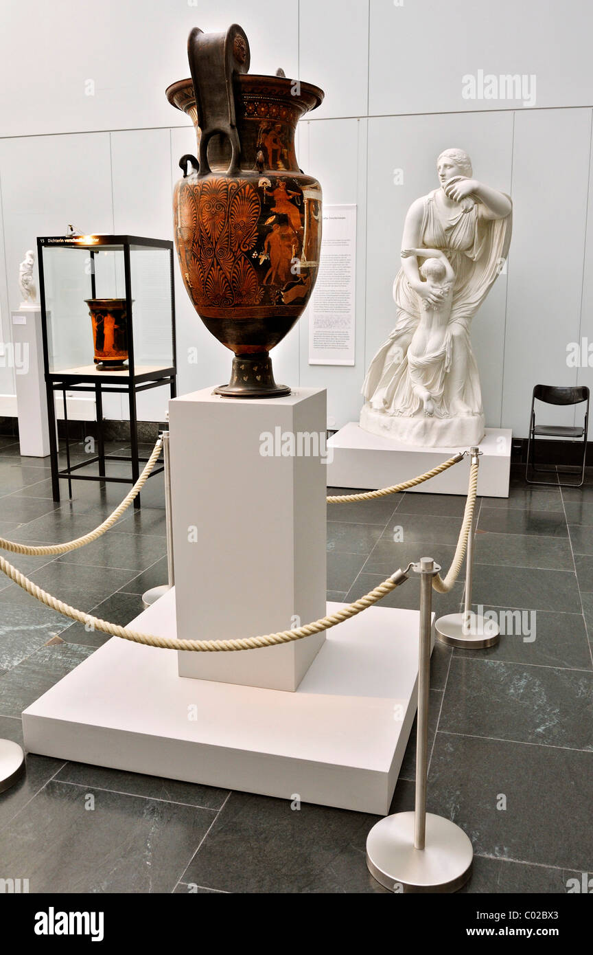 Photo des Pouilles, vase cratère, 'Medea's Revenge sur l'infidèle Jason', à partir de près de 330 B.C., collection d'antiquités, Koenigsplatz Banque D'Images