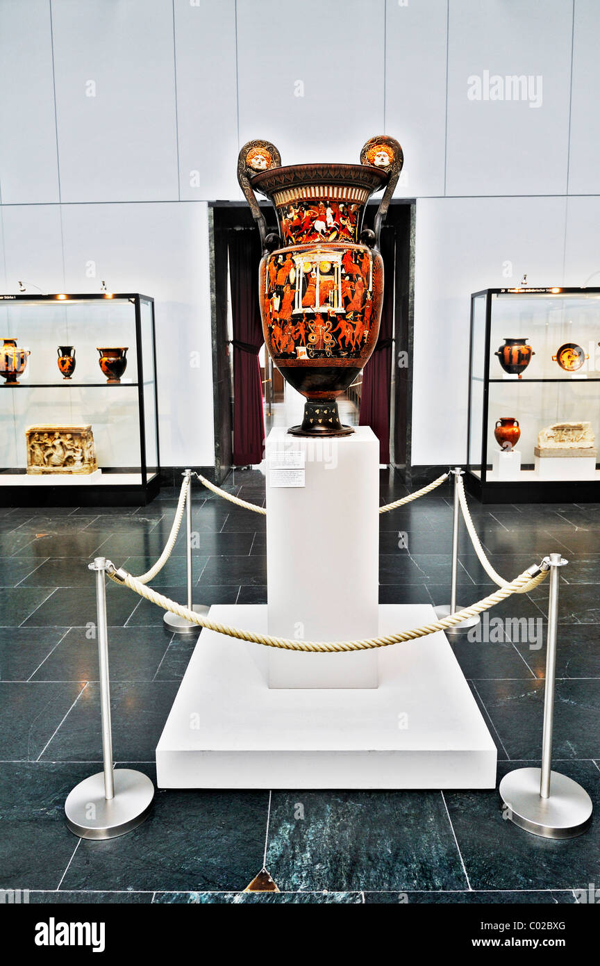 Photo des Pouilles, vase cratère, 'Medea's Revenge sur l'infidèle Jason', à partir de près de 330 B.C., collection d'antiquités, Koenigsplatz Banque D'Images